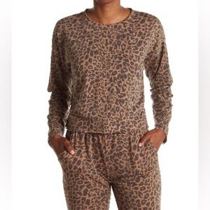Worn 1X, socialite, women’s LS, lightweight, cropped top in leopard print